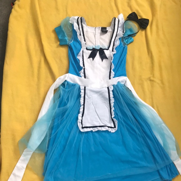 Leg Avenue Other - Women’s Alice in Wonderland Costume size large